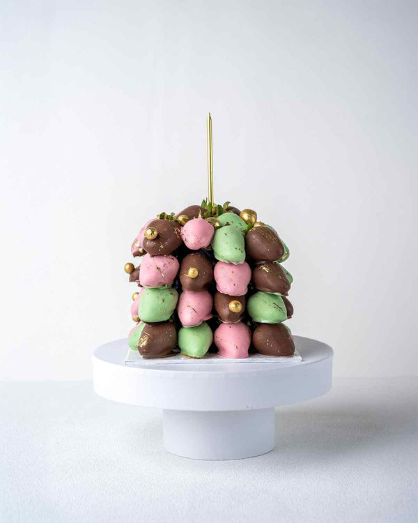 PASTLE STRAWBERRIES BOUQUET BY CRAVIGS CAFE