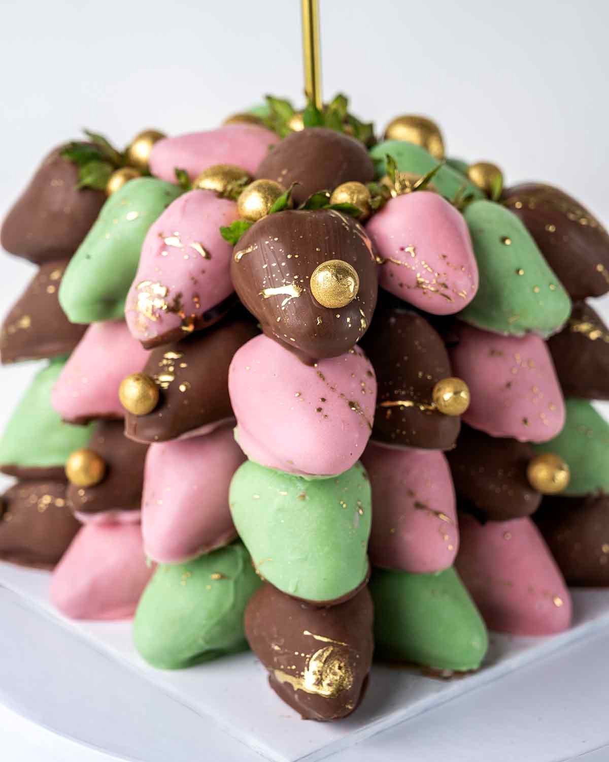 PASTLE STRAWBERRIES BOUQUET BY CRAVIGS CAFE